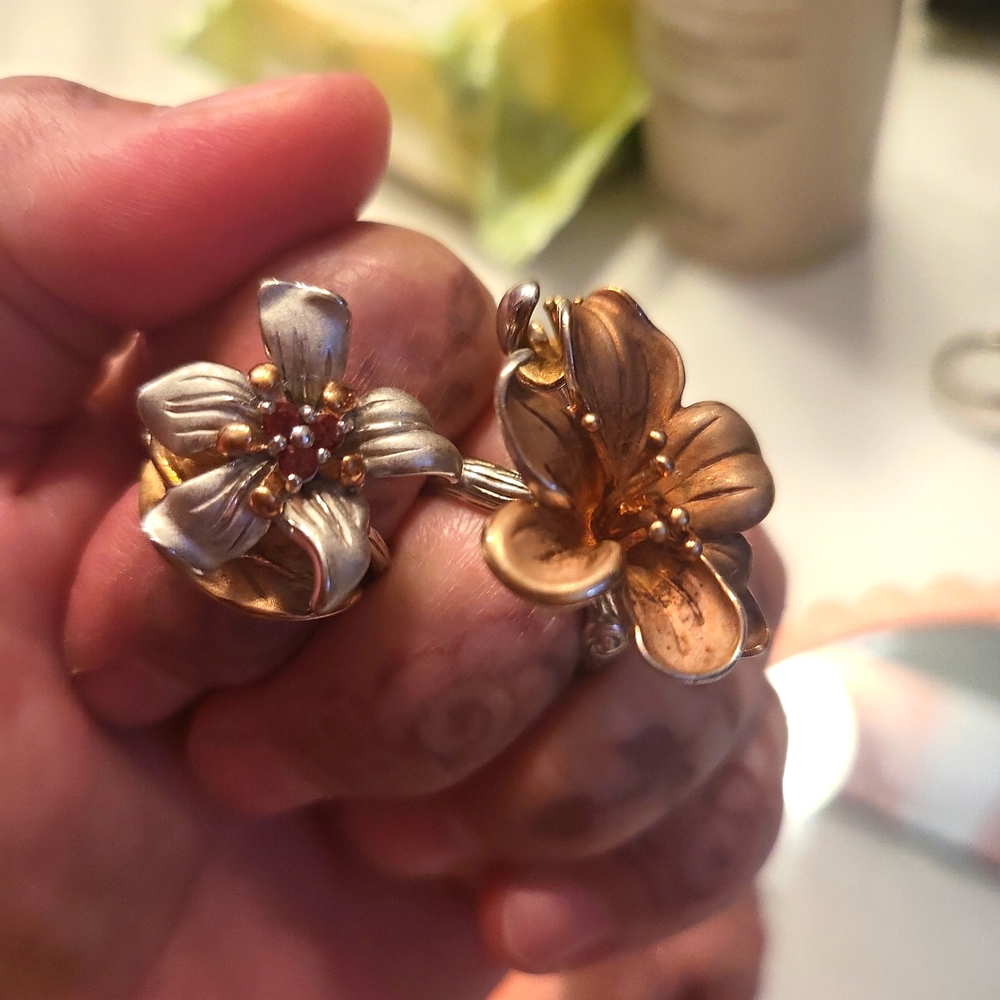2 siver & gold rings 2 toned,real jewelry, garnet stone, both beautiful 💍 rings